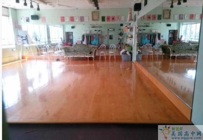 Austin Preparatory School的舞蹈练习室.png