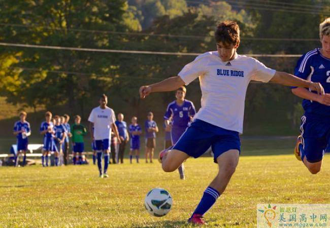 Blue Ridge School-蓝桥中学-Blue Ridge School的足球比赛