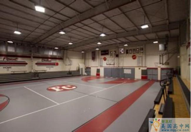 Fremont Christian School-费利蒙基督中学-Fremont Christian School的篮球场.png