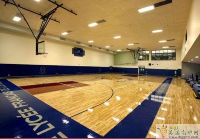 Le Lycee Francais De Los Angeles school的篮球场.png