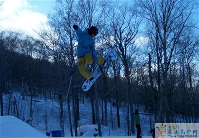 New Hampton School的滑雪运动