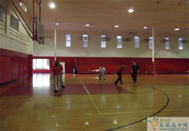 Sheridan Hills Christian School篮球场.jpg