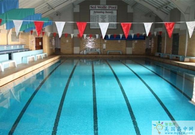 Wayland Academy的游泳池