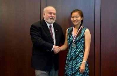 华裔女生被美国7所名校接受选哈佛：SAT满分-美国高中网