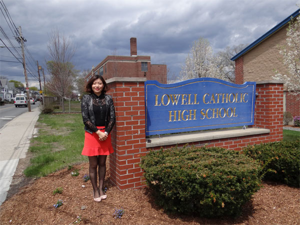 Lowell Catholic High School 校门-美国高中网