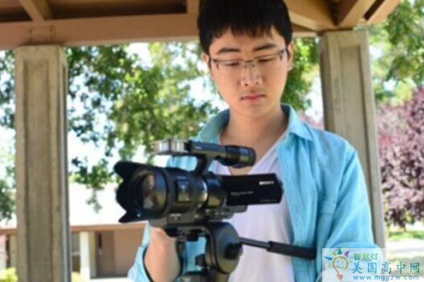 中国留美高生拍摄留学生活视频点击量50万-美国高中网